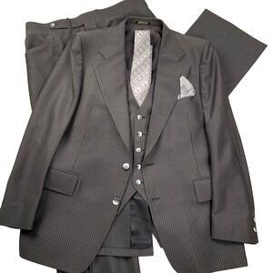 70s Eric Reed 3 Pc Suit Mens 42R Black Pinstripe Vest Tie Square Wed Formal VTG